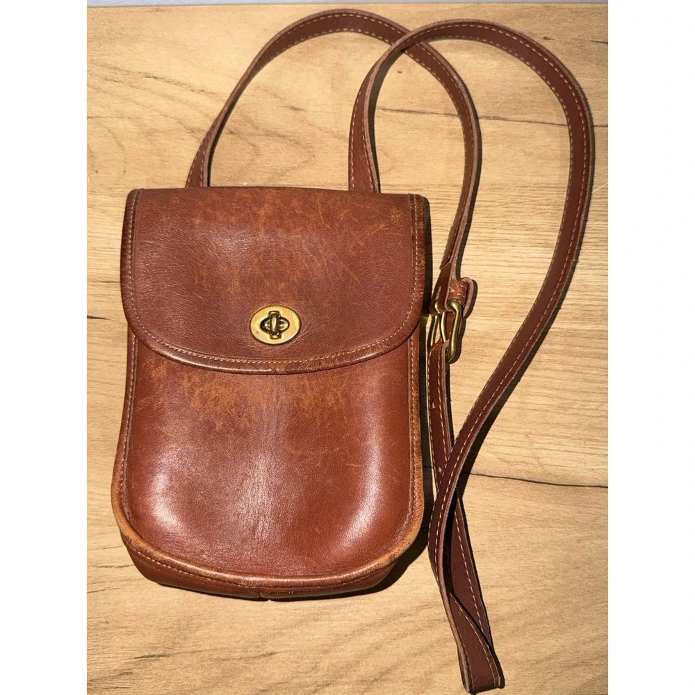 COACH Small Sidepack British Tan Shoulder Crossbody Bag #9978 Vintage 90's T